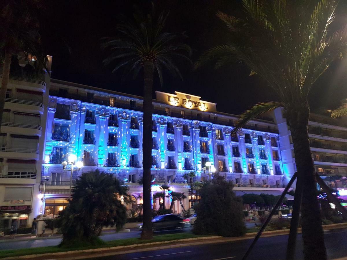 Les Palmiers A 700m De La Nizza